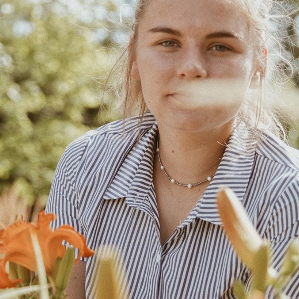 Meet your Posher, Hallie